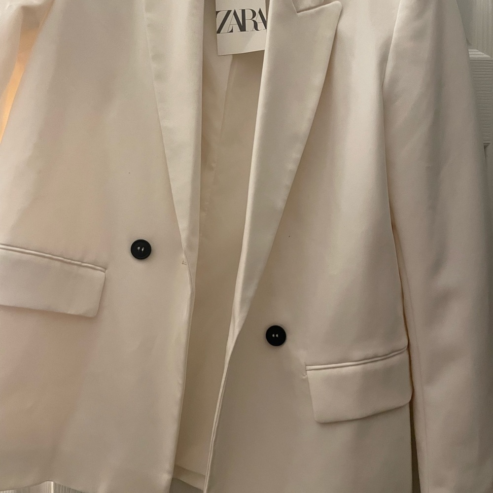 White blazer - Picture 14 of 16